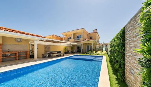 Three-Bedroom Townhouse