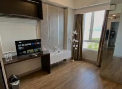 One-Bedroom Apartment with Balcony and Sea View