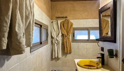 Quadruple Room with Private Bathroom