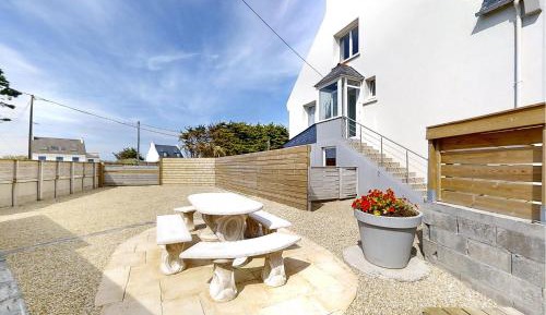 Three-Bedroom Holiday Home 
