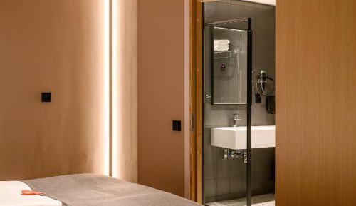 Small Double Room - without window