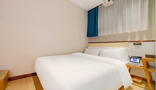 Projection Double Room
