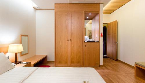Room Assigned at Check-In - No Parking