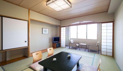Japanese Style Classic Room with Five Futon Beds - City Side