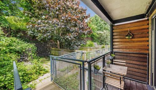 Studio with Garden View