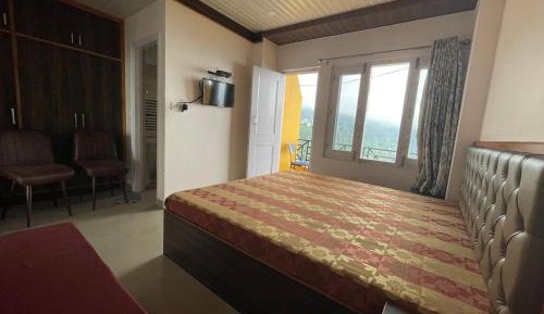Deluxe Double Room (2 Adults + 1 Child)