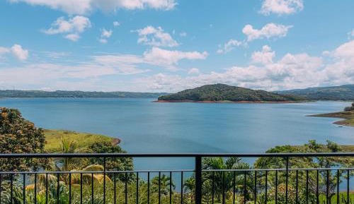 Two-Bedroom Apartment with Lake View