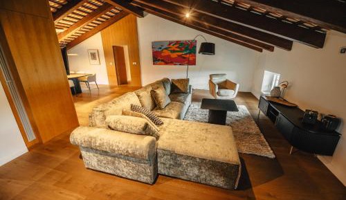 Deluxe King Suite