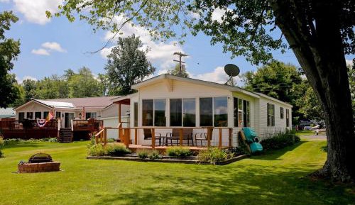Two-Bedroom Holiday Home