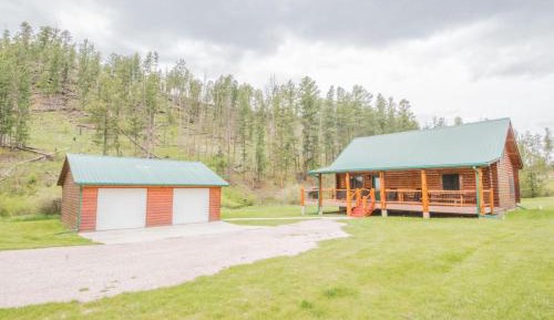 Three-Bedroom Holiday Home 