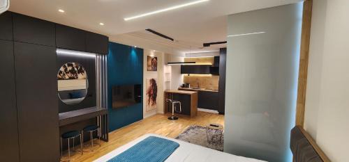 Deluxe King Studio