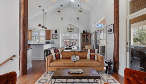 Four-Bedroom Holiday Home