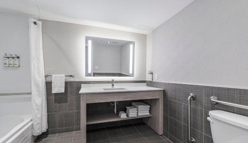 Standard King Room - Mobility Accessible