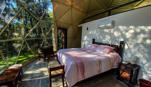 Superior tent with Mountain View