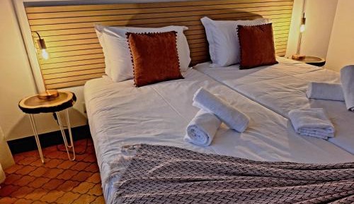 Double or Twin Room with Shared Bathroom