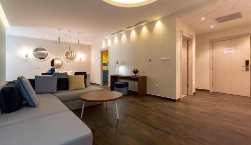 King Suite with Sea View