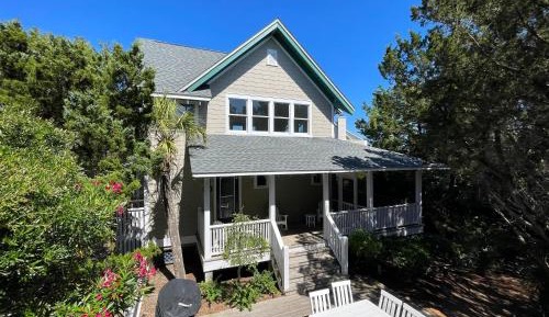 Four-Bedroom Holiday Home