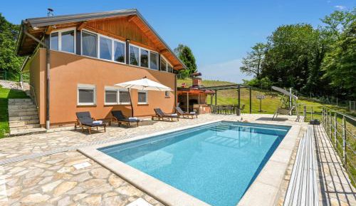 Two-Bedroom Holiday Home