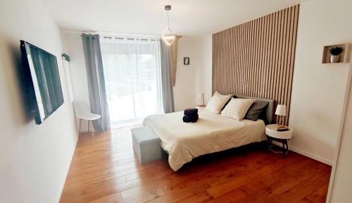 Suite with Pool View
