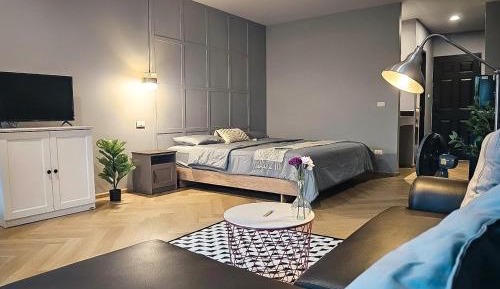 Studio Apartment with Balcony