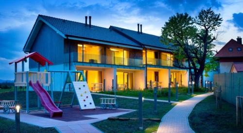 Two-Bedroom Apartment with Extra Bed