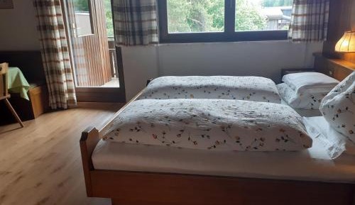 Apartment with Mountain View