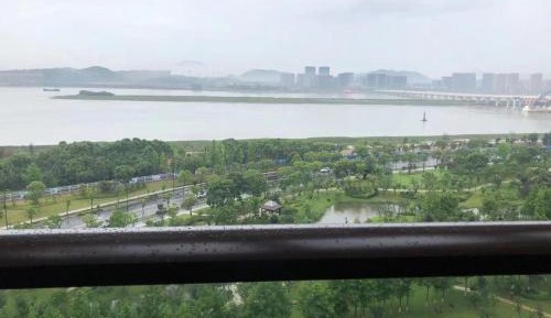 Comfortable Sea View King Room