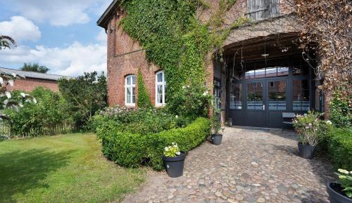 Seven-Bedroom House