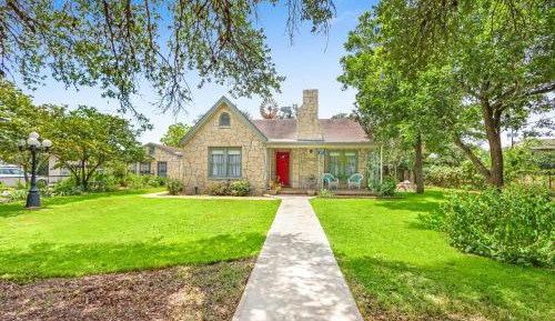 Three-Bedroom Holiday Home 