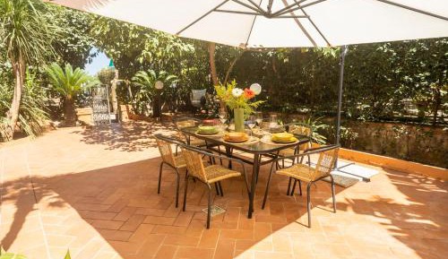 Three-Bedroom Deluxe Apartment