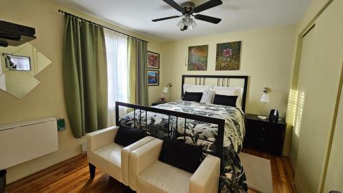 Deluxe Double Room (2 Adults + 1 Child)