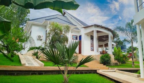 Villa with Garden View