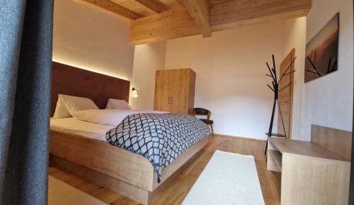 Two-Bedroom Apartment with Mountain View
