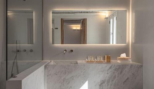 Beachfront 4 Bedroom Villa with Mini Gym & Hammam