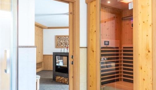 Suite with Private Sauna