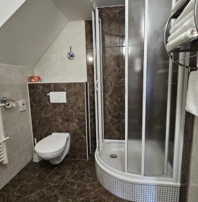 Quadruple Room with Private Bathroom
