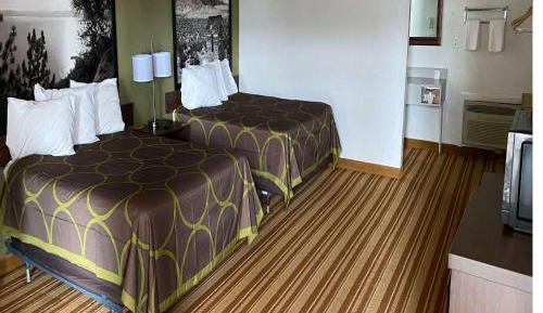 Queen Room with Two Queen Beds - Non-Smoking