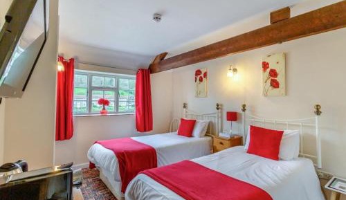 Standard Twin Room with Garden View