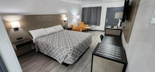 Deluxe King Room