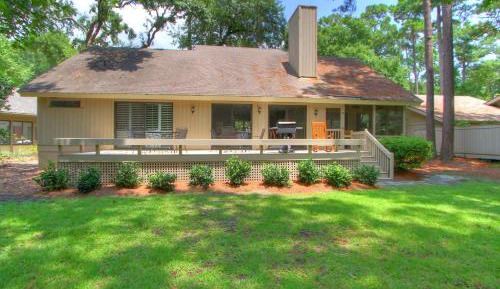 Three-Bedroom Holiday Home 