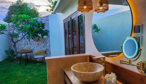 One Bedroom Ocean Front Villa
