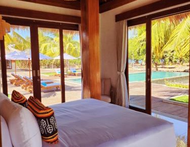 One Bedroom Deluxe Ocean Front Villa