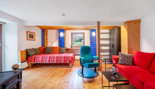 Superior One-Bedroom Apartment