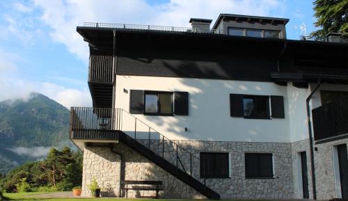 Apartment with Lake View