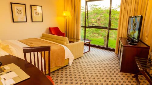 Junior Suite with Garden View