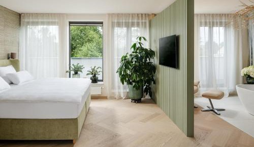Deluxe Double Room with Bath