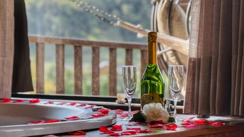 Chalet with Lake View