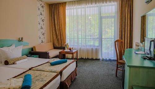 Twin Room with Mountain View