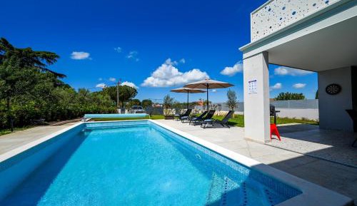 4 bedrooms Villa