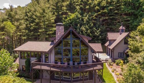 Four-Bedroom Holiday Home